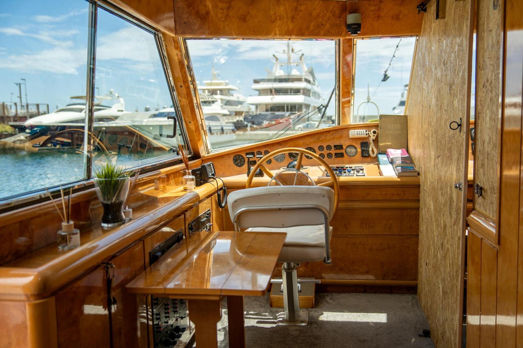 فندق Boat Aloha سان أدريان دي بيزوس المظهر الخارجي الصورة