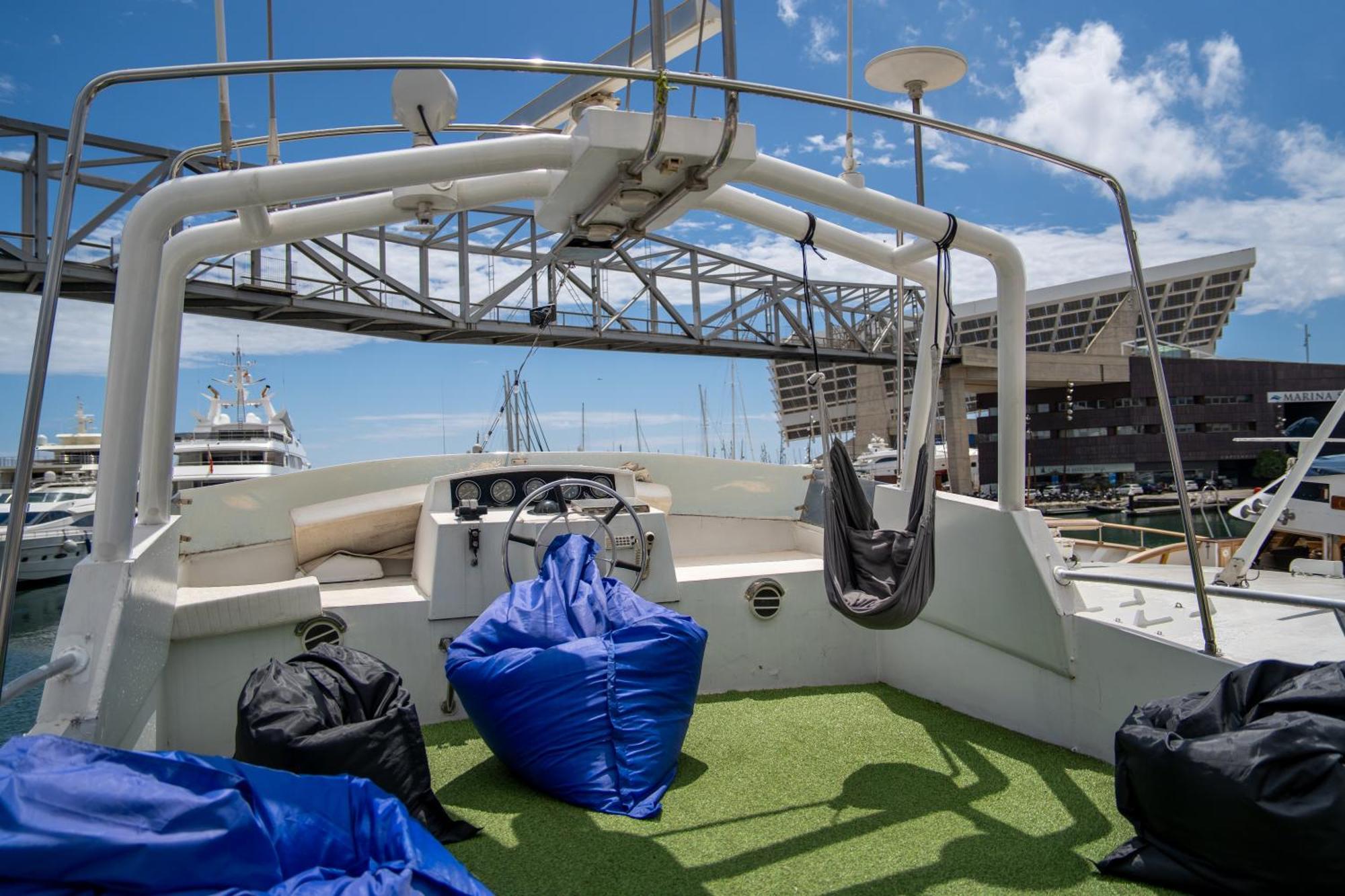 فندق Boat Aloha سان أدريان دي بيزوس المظهر الخارجي الصورة